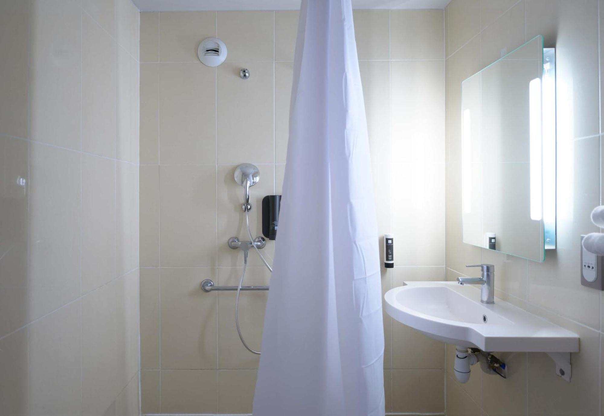 B&B Hotel Pontault Combault Екстер'єр фото