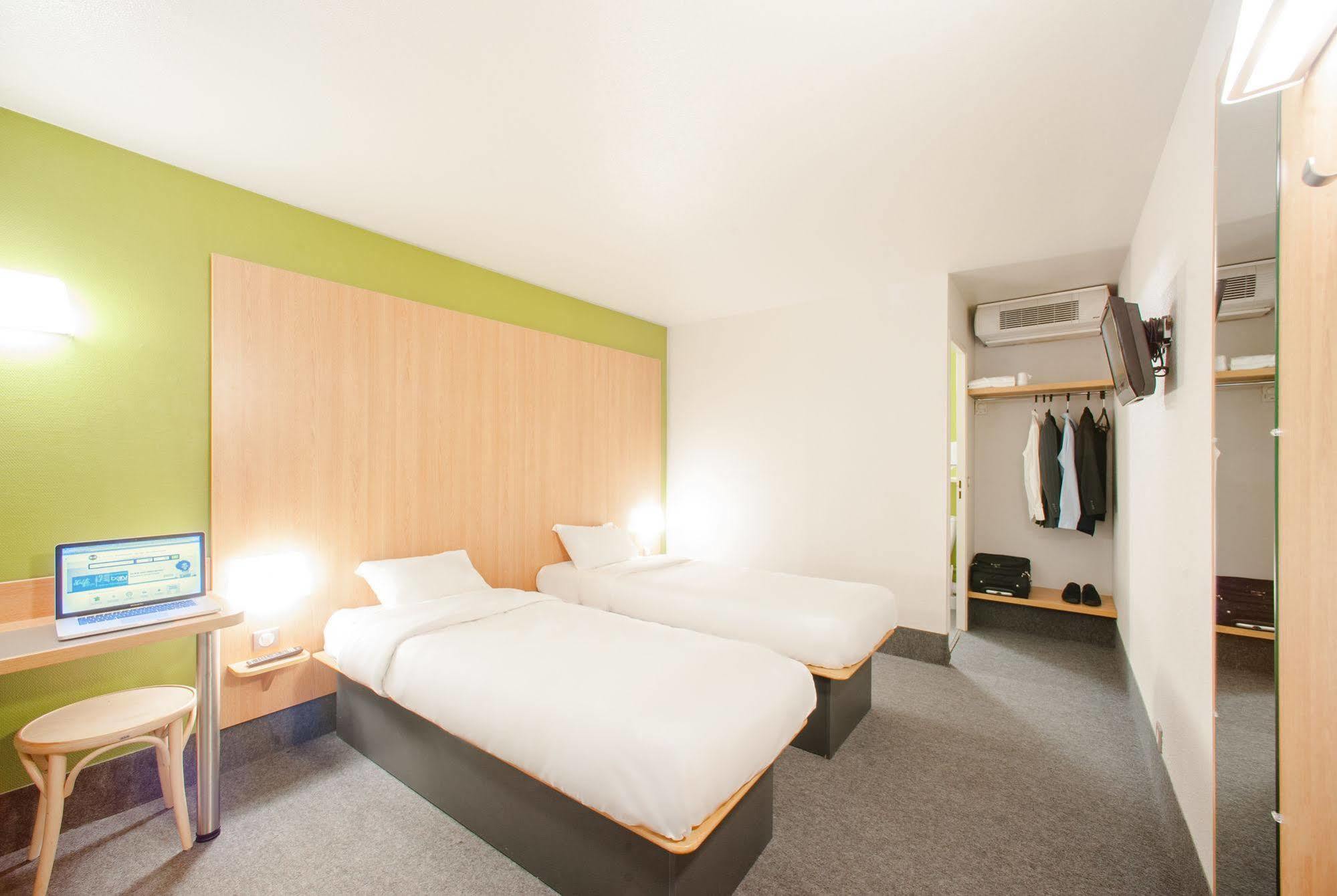 B&B Hotel Pontault Combault Екстер'єр фото