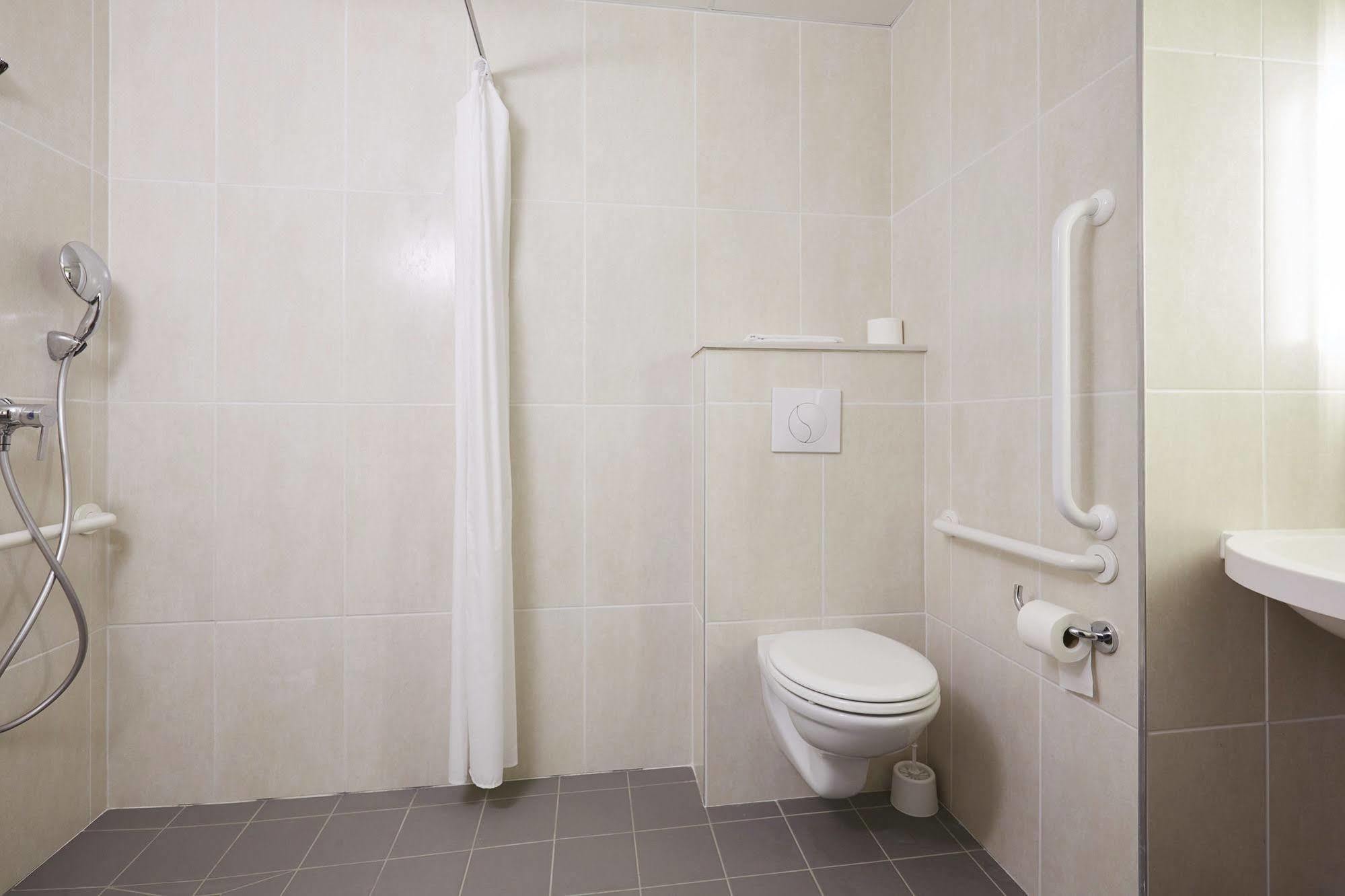 B&B Hotel Pontault Combault Екстер'єр фото